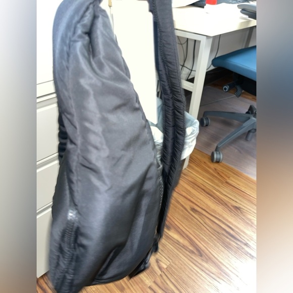 WILO Black Sling Backpack - Compact Crossbody Pack main image 13